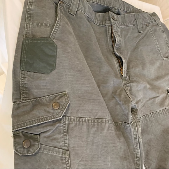 Carhartt cargo in great used condition - Picture 4 of 8